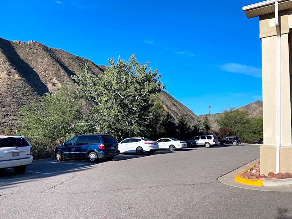 Wingate by Wyndham New Castle - Glenwood Springs