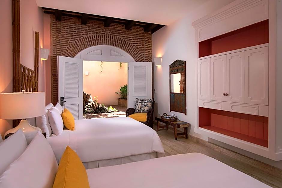 Casas del XVI Boutique Hotel