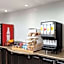 La Quinta Inn & Suites by Wyndham Bakersfield North