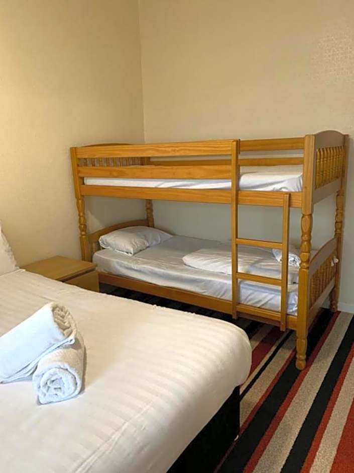 OYO Wave Crest Hotel