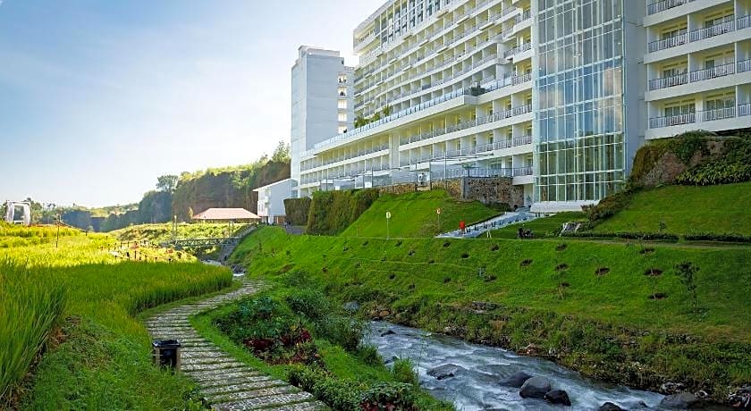 Le Eminence Puncak Hotel Convention and Resort