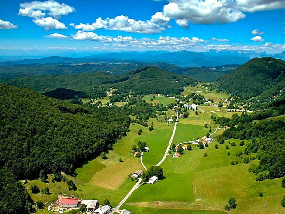 Lipa, Hotel & Bistro