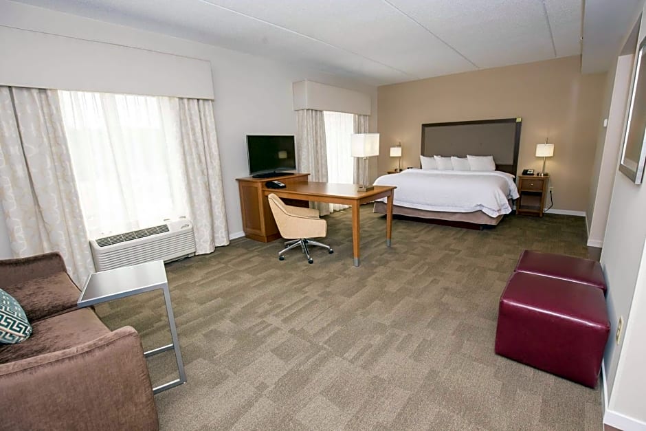 Hampton Inn By Hilton & Suites Pittsburgh/Harmarville