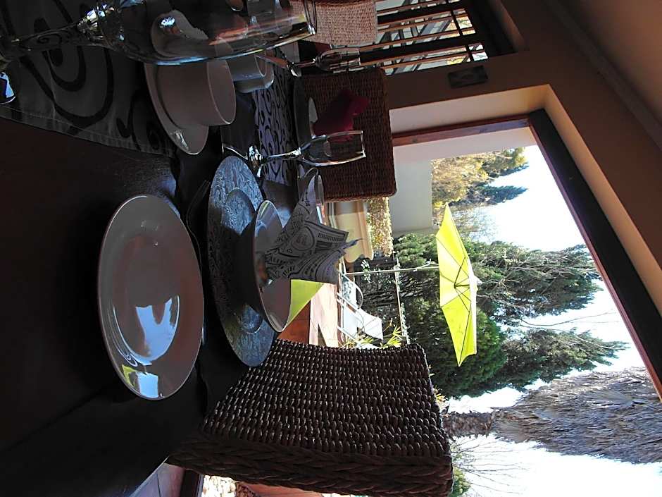 2 Leafed Doors Guesthouse