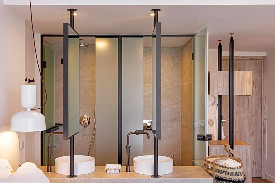 Erato by Samian Mare