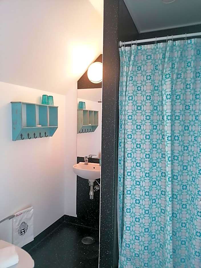 Femmasteren Hotel & Hostel