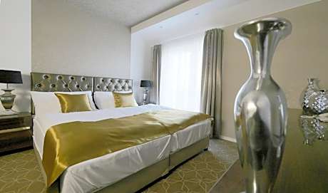 Hotel Merops Mészáros