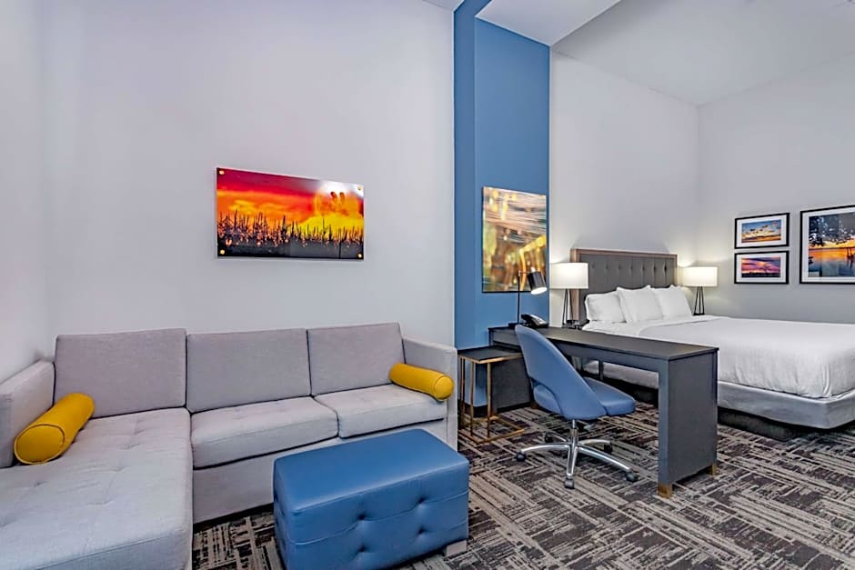 LaQuinta Suites by Wyndham South Bend Notre Dame Area