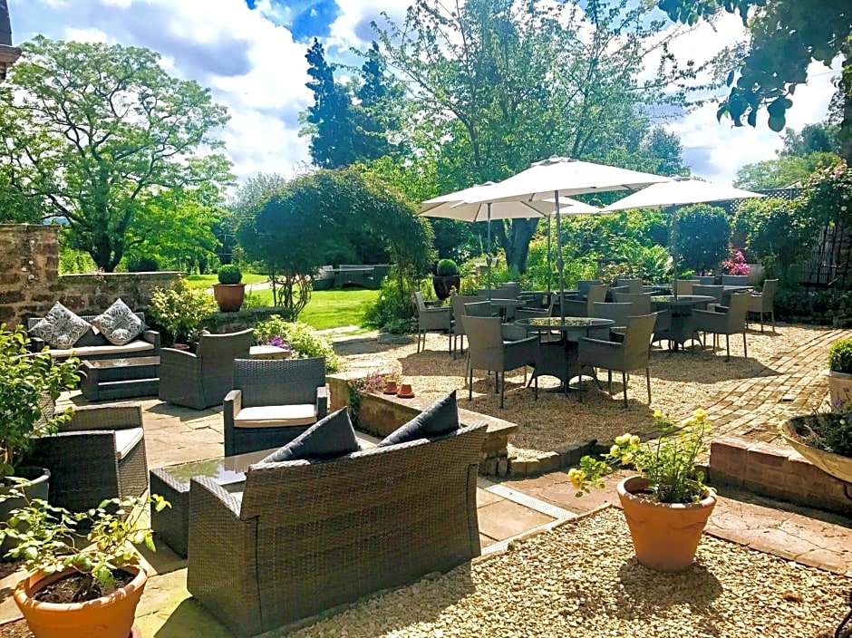 Glewstone Court Country House Hotel