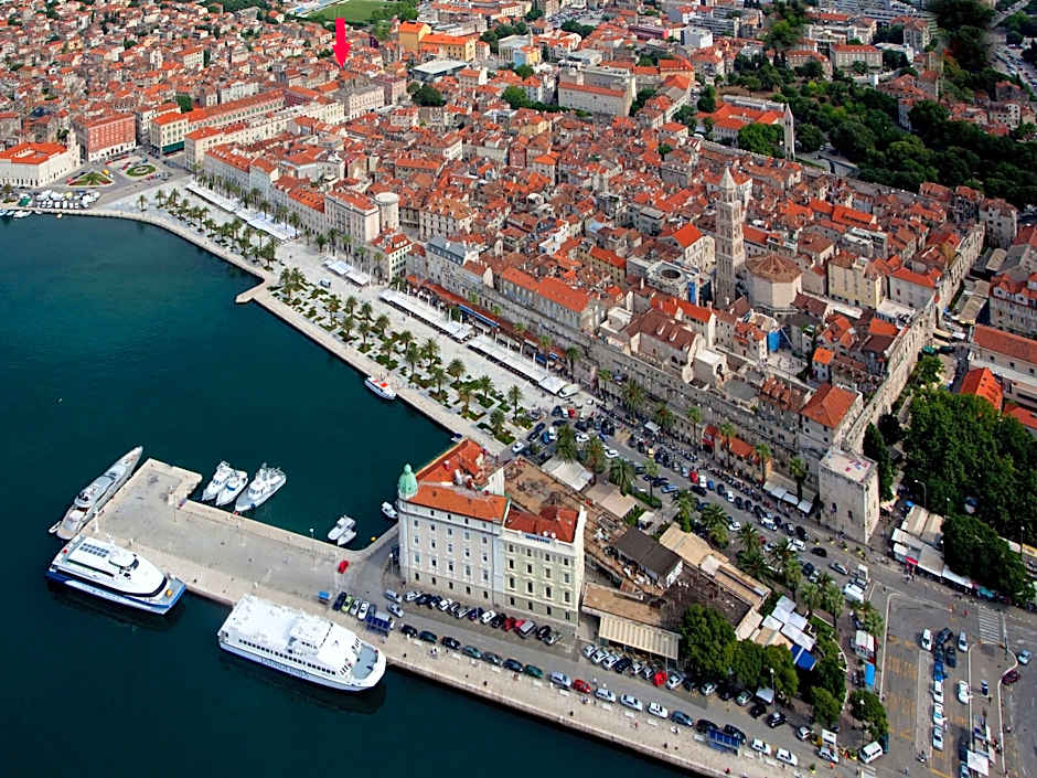 Aspalathos Residence