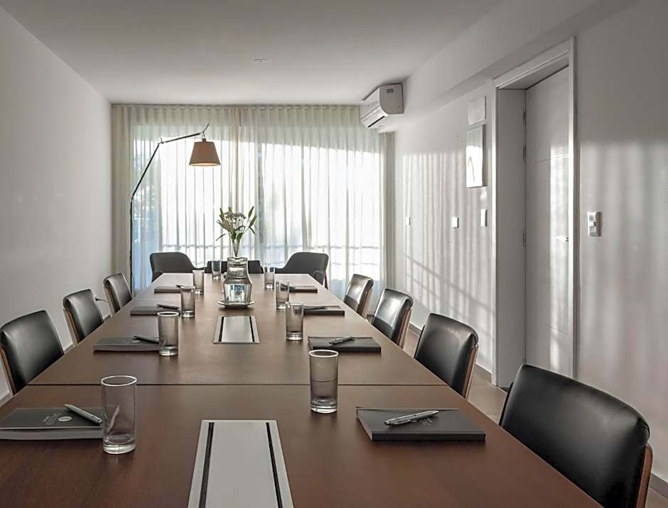 Dazzler by Wyndham Colonia