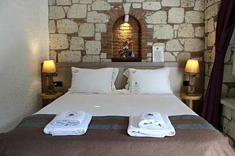Deluxe Double Room with Garden View