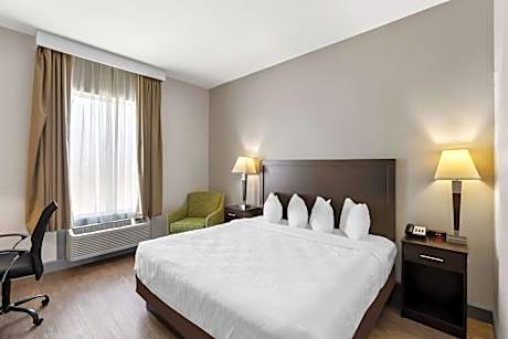 King Room - Accessible/Non-Smoking