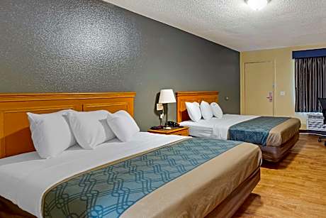 2 Queen Beds, Smoking