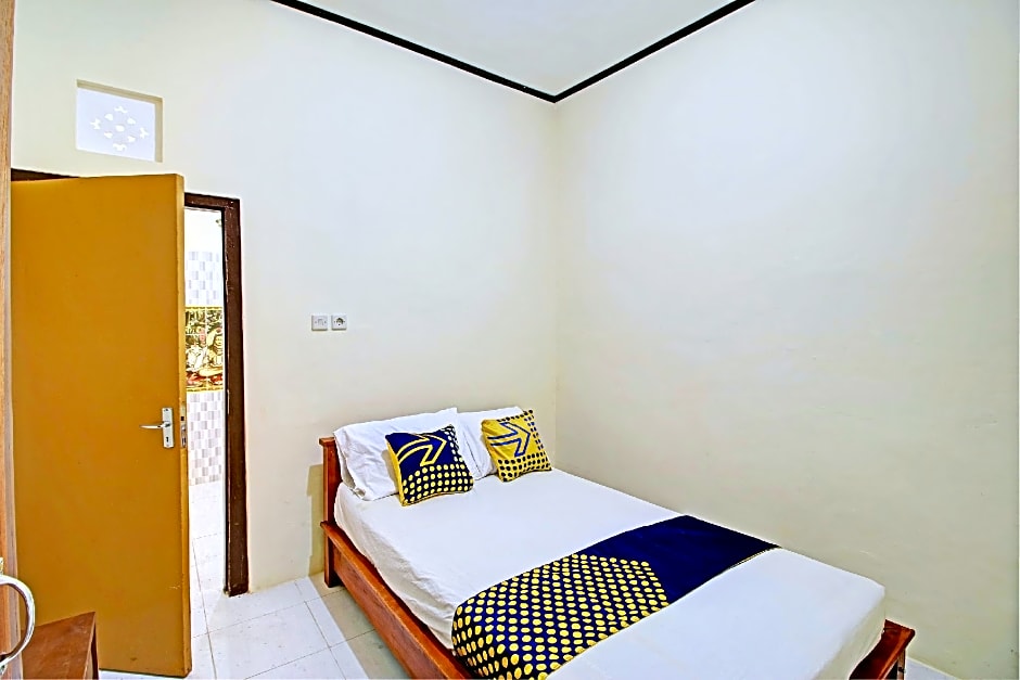 OYO Life  92953 Nirmala Kost