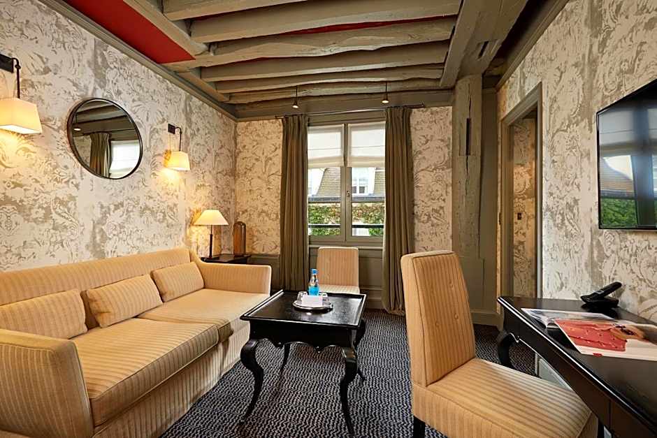 Le Pavillon de la Reine & Spa, Place des Vosges