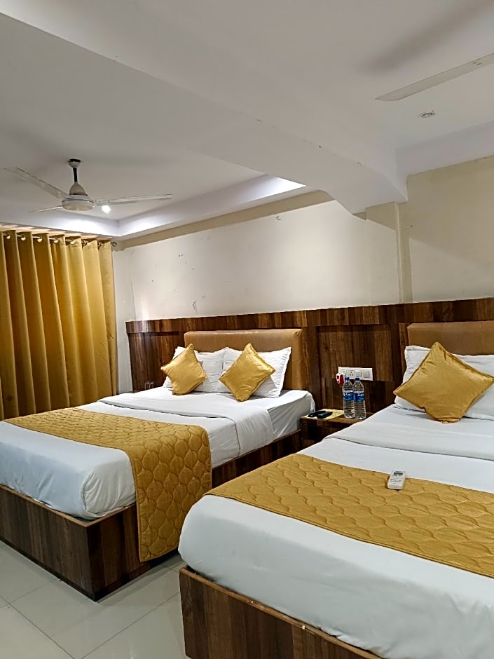 Hotel Rishi International - Grant Road