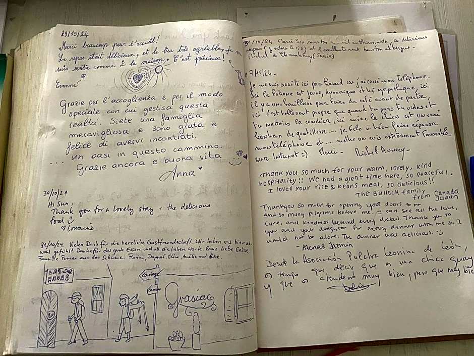 Las Hadas Albergue -solo para Peregrinos - Vegano -Bar