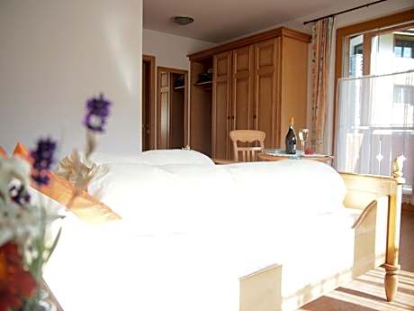 Large Double Room with Balcony and Mountain View