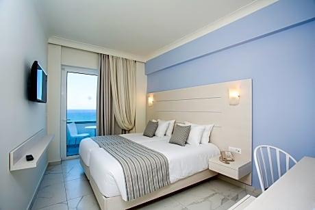 TWIN ROOMS
WITH SEA VIEW