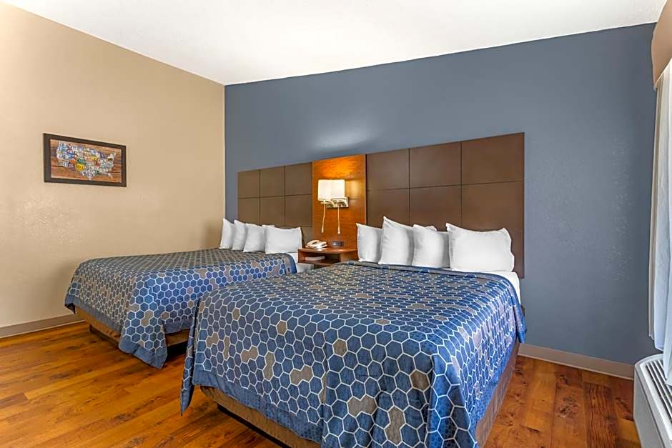 Econo Lodge Inn & Suites At The Conference Center