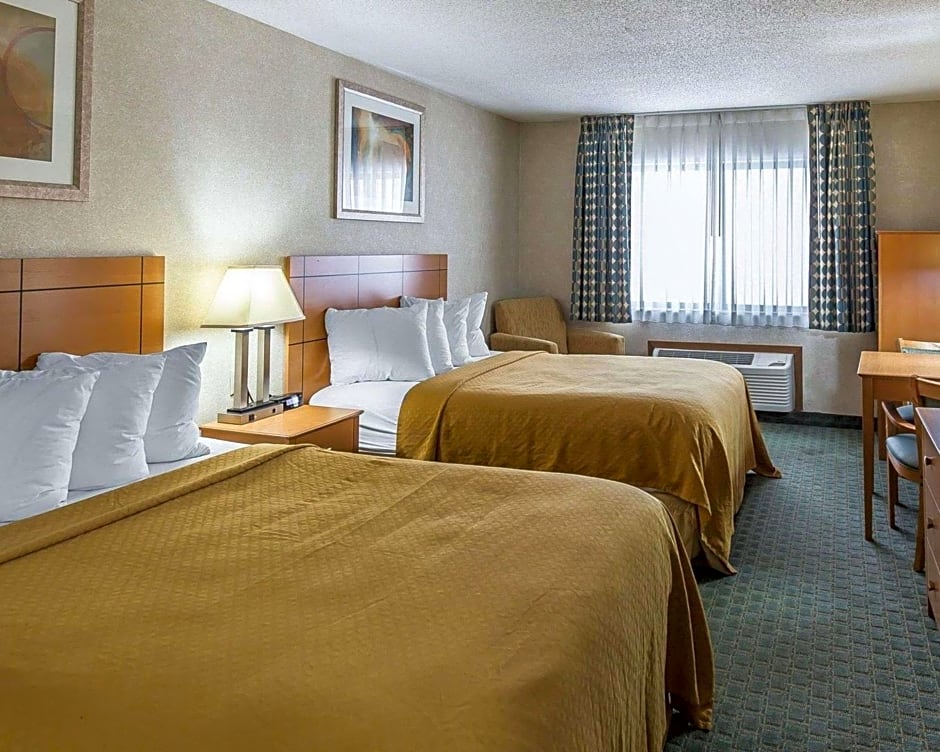 Quality Inn at Collins Road - Cedar Rapids