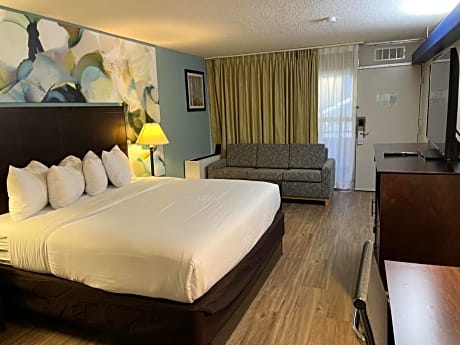 One-Bedroom King Suite with Two Double Beds - Non-Smoking