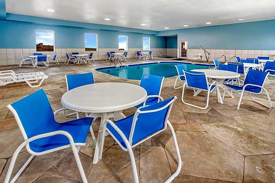 Holiday Inn Express Hotel & Suites Bloomington-Normal University Area By IHG