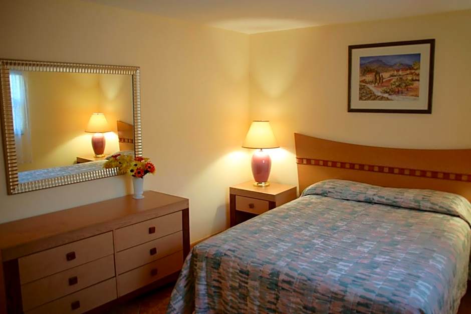 Lago Mar Motel and Apartments