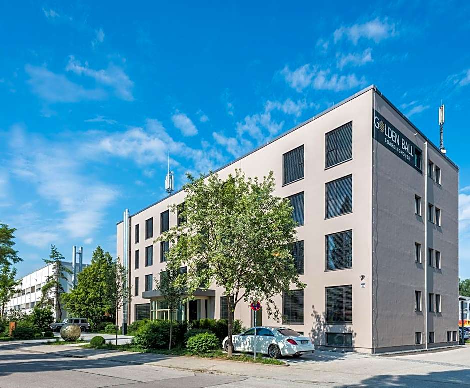 Golden Ball, Exclusive Serviced Apartments Munich