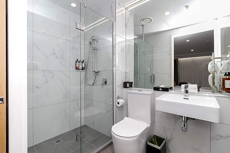 Christchurch City Hotel