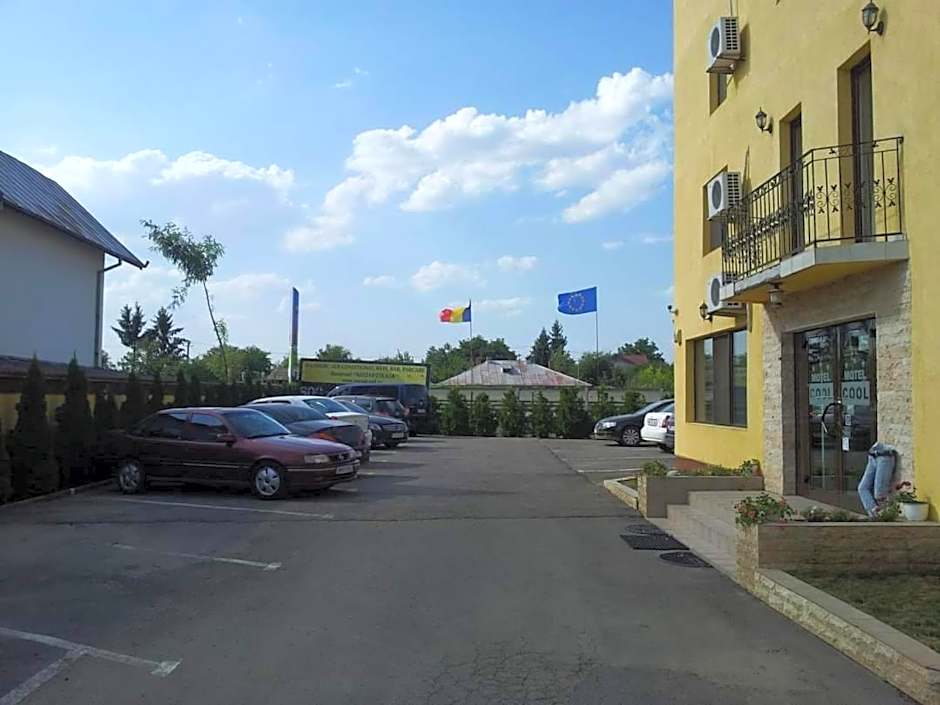 MOTEL COOL