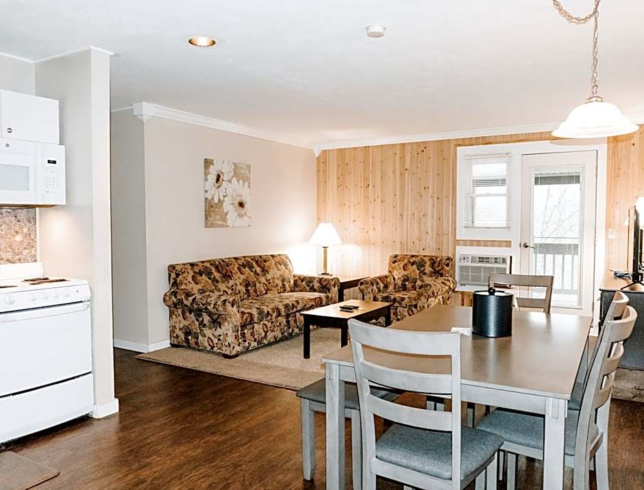 Carriage House Country Club