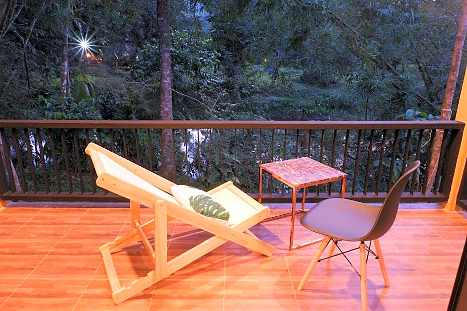 Art's Riverview Lodge