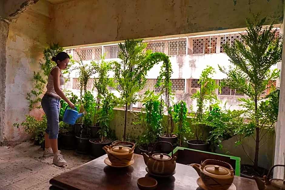 UdonBackpackers Beds and cafe