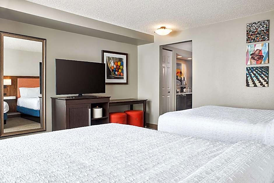 Photo 1 of 5 of Studio 2 Queen Beds, Mobility Accessible, Bathtub