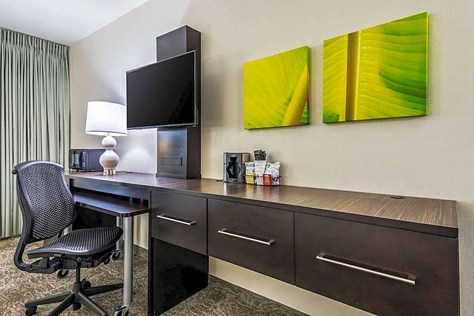Oasis Hotel & Conv. Center, Ascend Hotel Collection