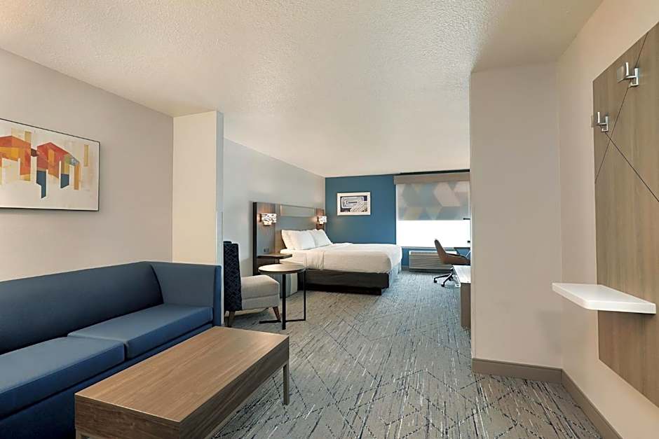 Holiday Inn Express Hotel & Suites Milwaukee-New Berlin By IHG