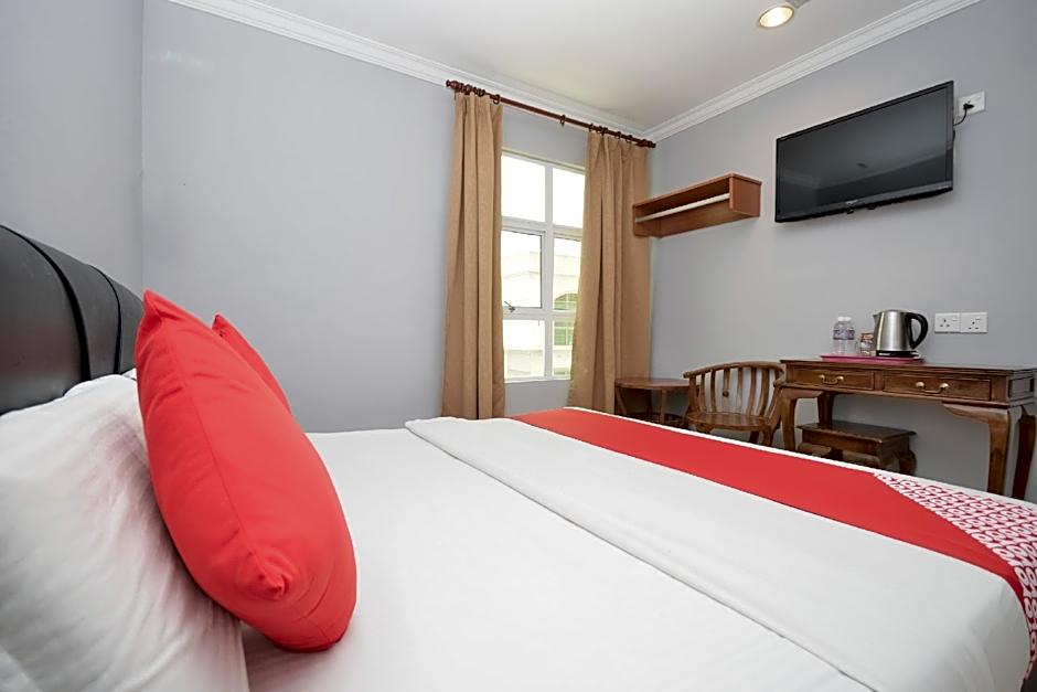 OYO 892 Hotel Grand Nadia