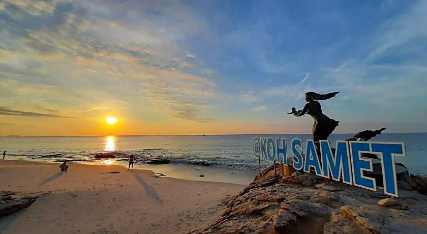 Runa Group House Samed 