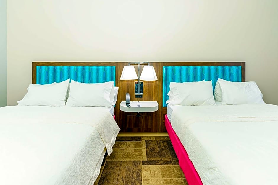 Hampton Inn By Hilton Garden City