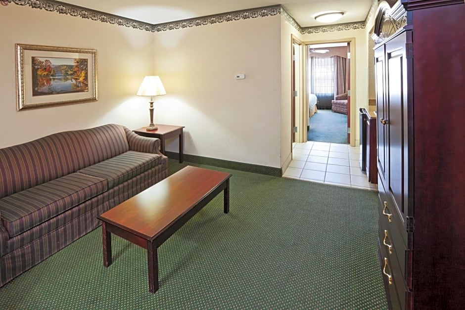 Holiday Inn Express Hotel & Suites Gainesville