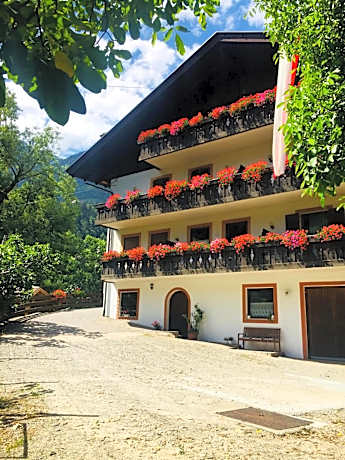 Tannerhof Bed & Breakfast