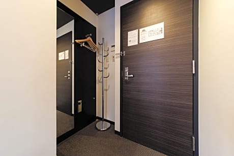 Queen Room - Non-Smoking