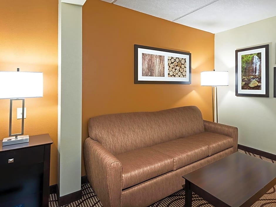La Quinta Inn & Suites by Wyndham Tampa North