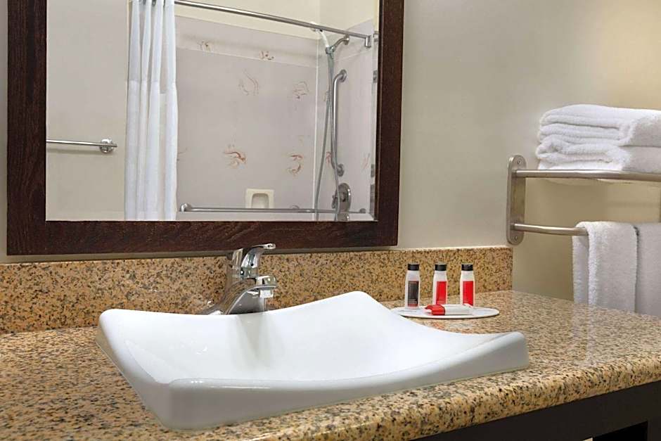 Ramada by Wyndham Oakland Downtown City Center