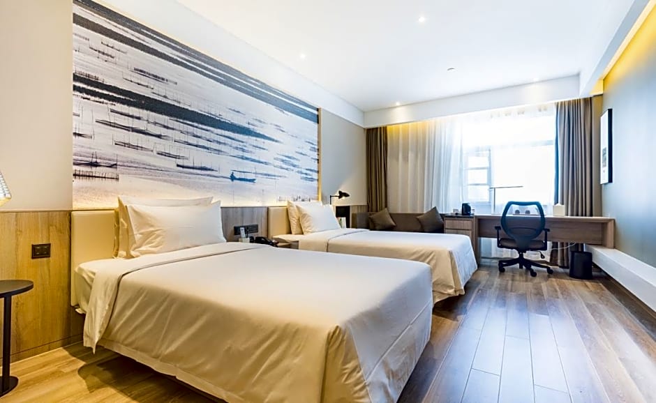 Atour Hotel (Jining Taibai Road Canal City)