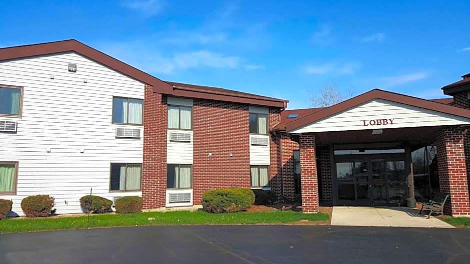 Motel 6-Saukville, WI