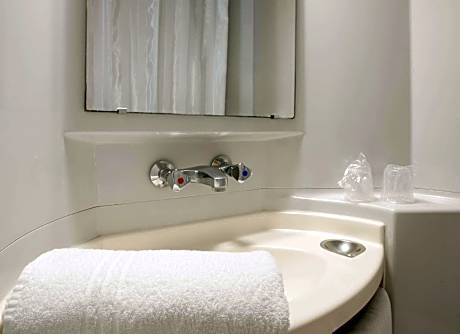 Triple - 3 Single Beds