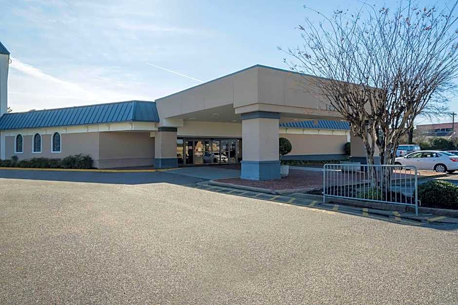 Travelodge by Wyndham Memphis